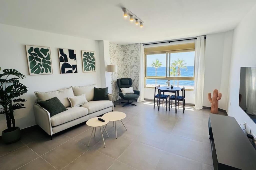 Poseidon -sea Views-
